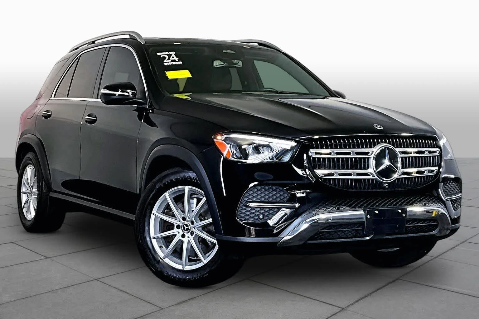 Used 2024 Black Mercedes-Benz GLE 450e Plug-In Hybrid image 3