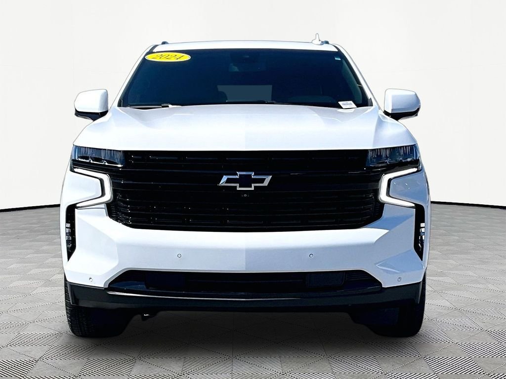 Used 2024 Summit White Chevrolet RST image 2