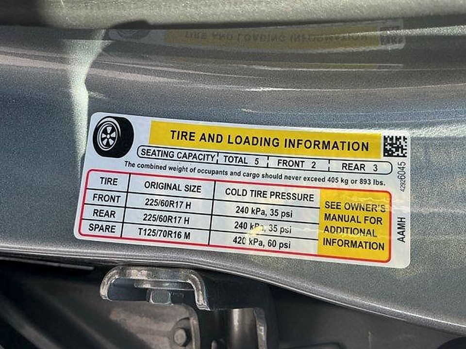 Used 2025 Sterling Gray Metallic Chevrolet AWD LT image 21