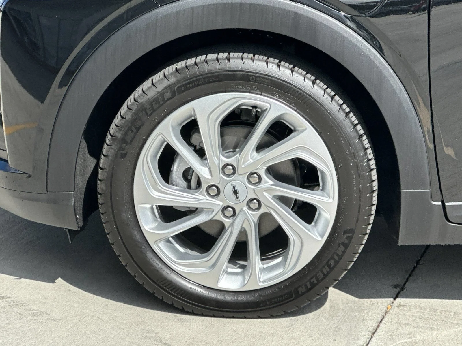 2027 Chevrolet Bolt LT - Photo 25