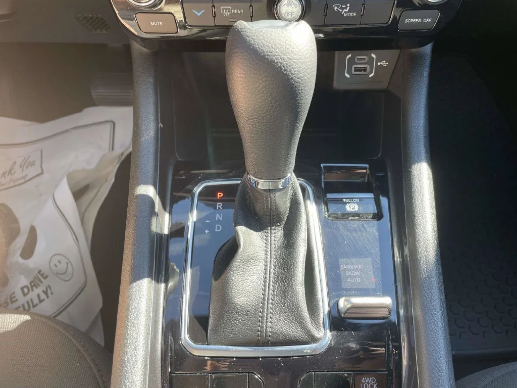 Used 2023 White Jeep Sport image 17