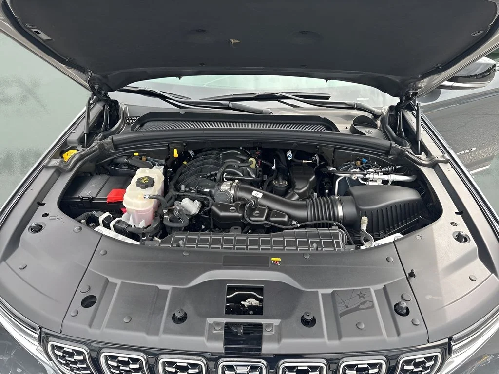 Used 2024 Gray Jeep Summit image 33