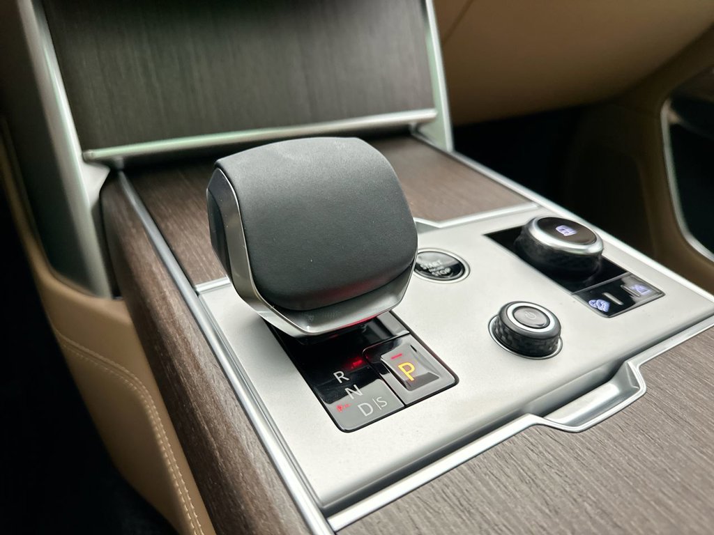New 2027 Fuji White Land Rover SE image 12