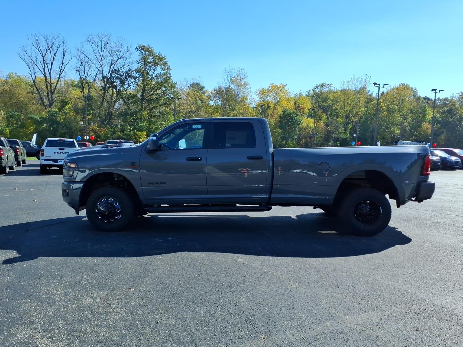 New 2027 Ceramic Gray Clear-Coat Exterior Paint RAM Big Horn image 4