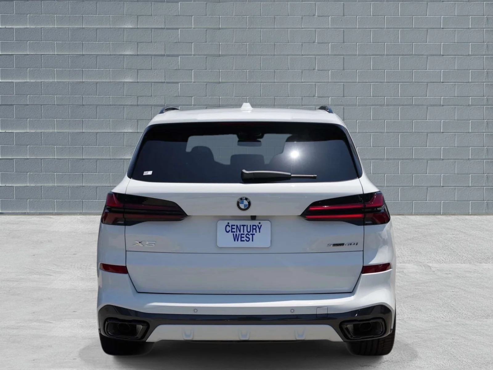 New 2026 Alpine White BMW sDrive40i image 4