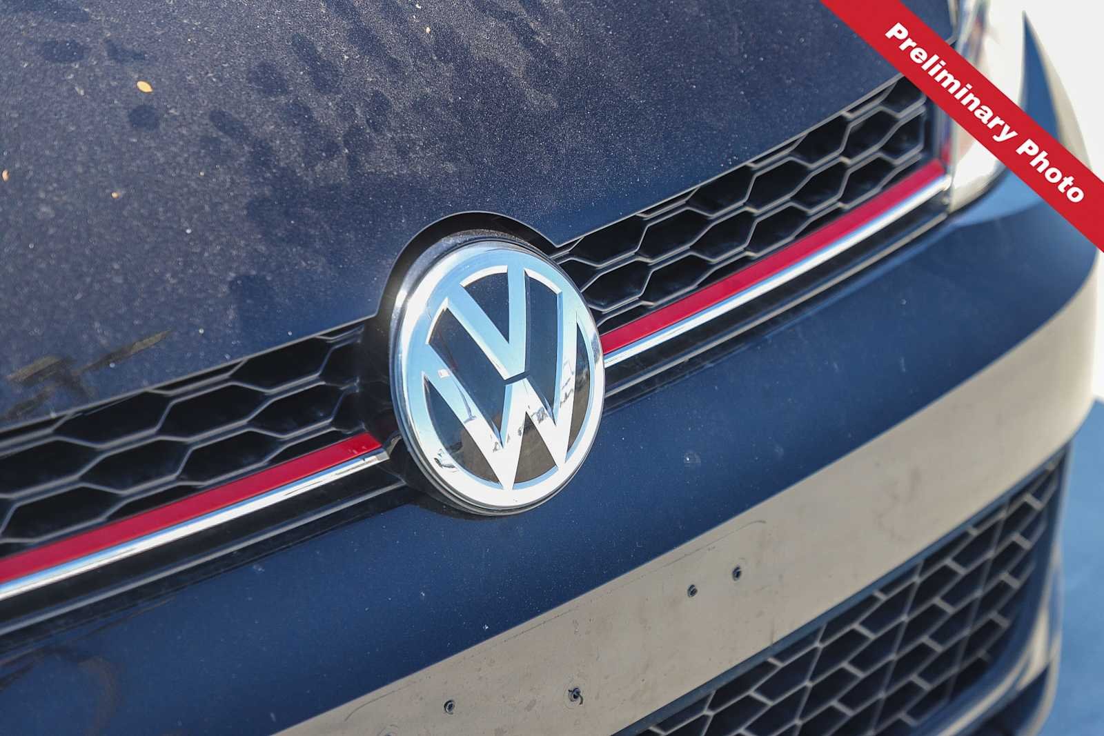 Used 2021 Black Volkswagen SE image 5
