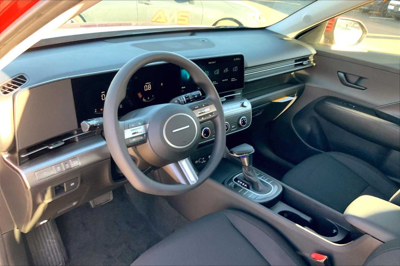 Used 2025 RED Hyundai SE image 8