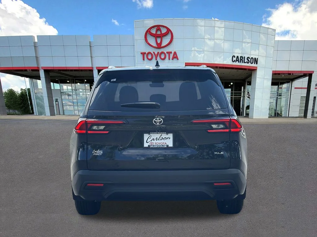 Used 2025  Toyota XLE image 7