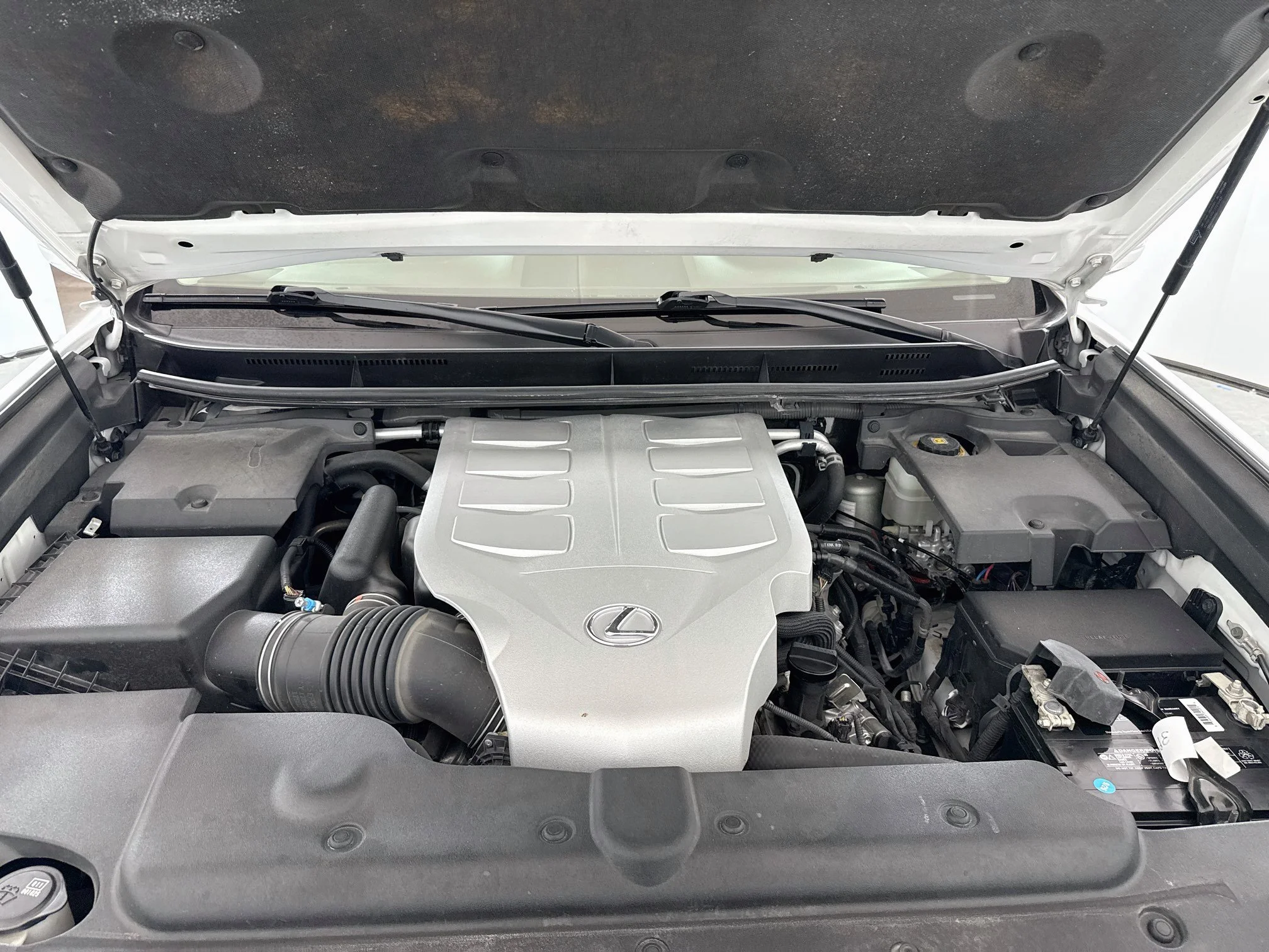 Used 2019 Starfire Pearl Lexus 460 image 29