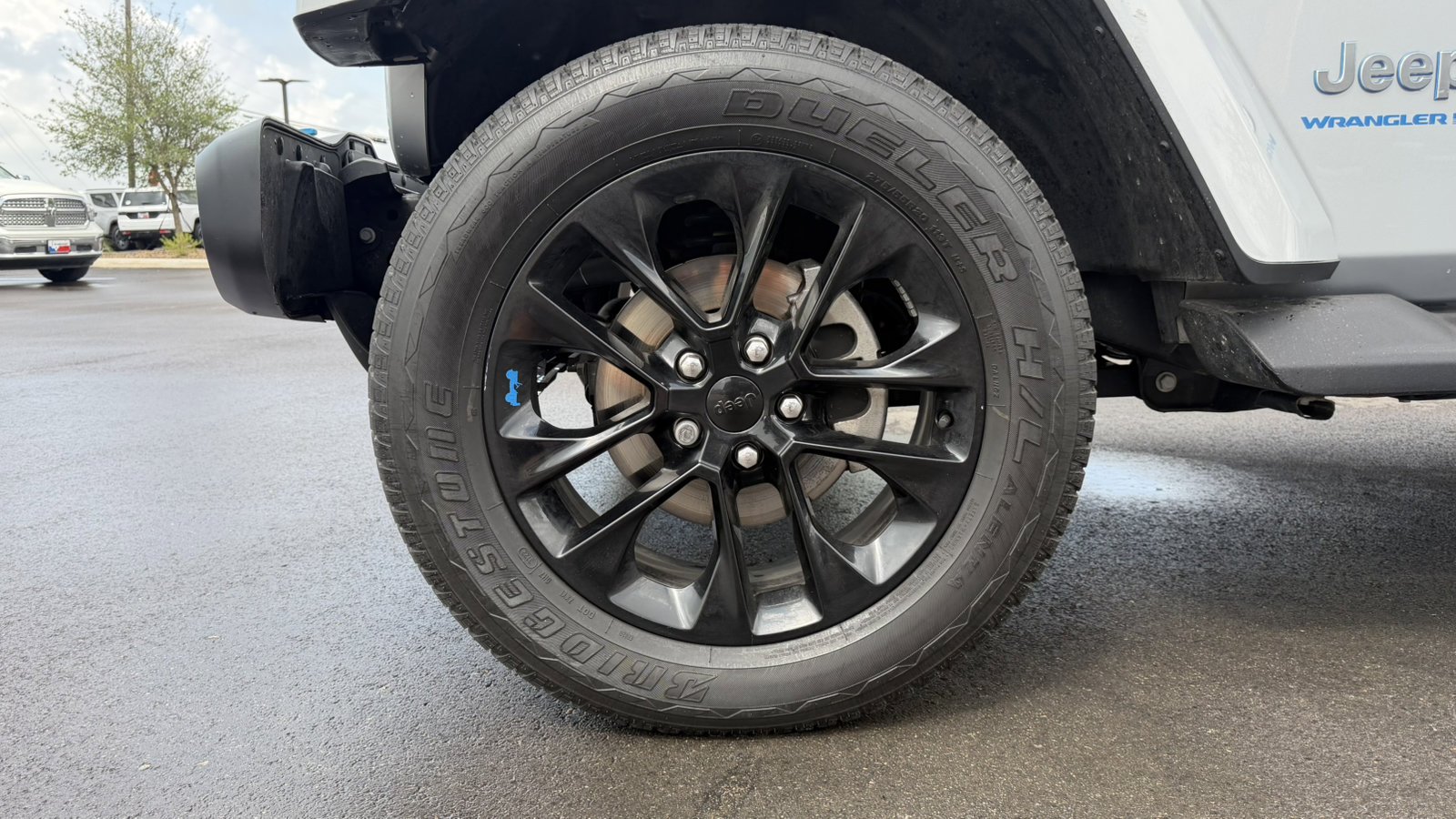 Certified Used 2023 Silver Zynith Clearcoat Jeep Sahara image 29