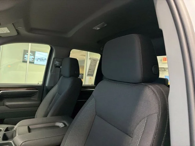 New 2026 Summit White GMC SLE image 17