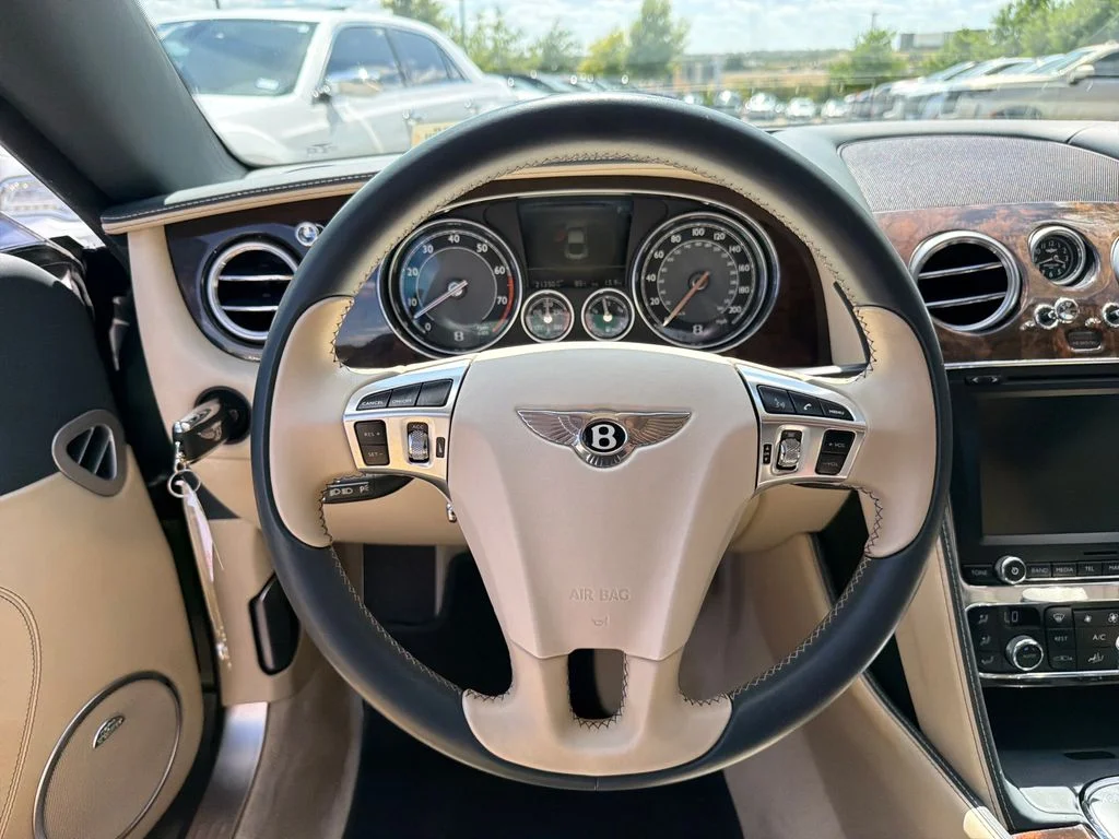 Used 2012  Bentley Base image 22