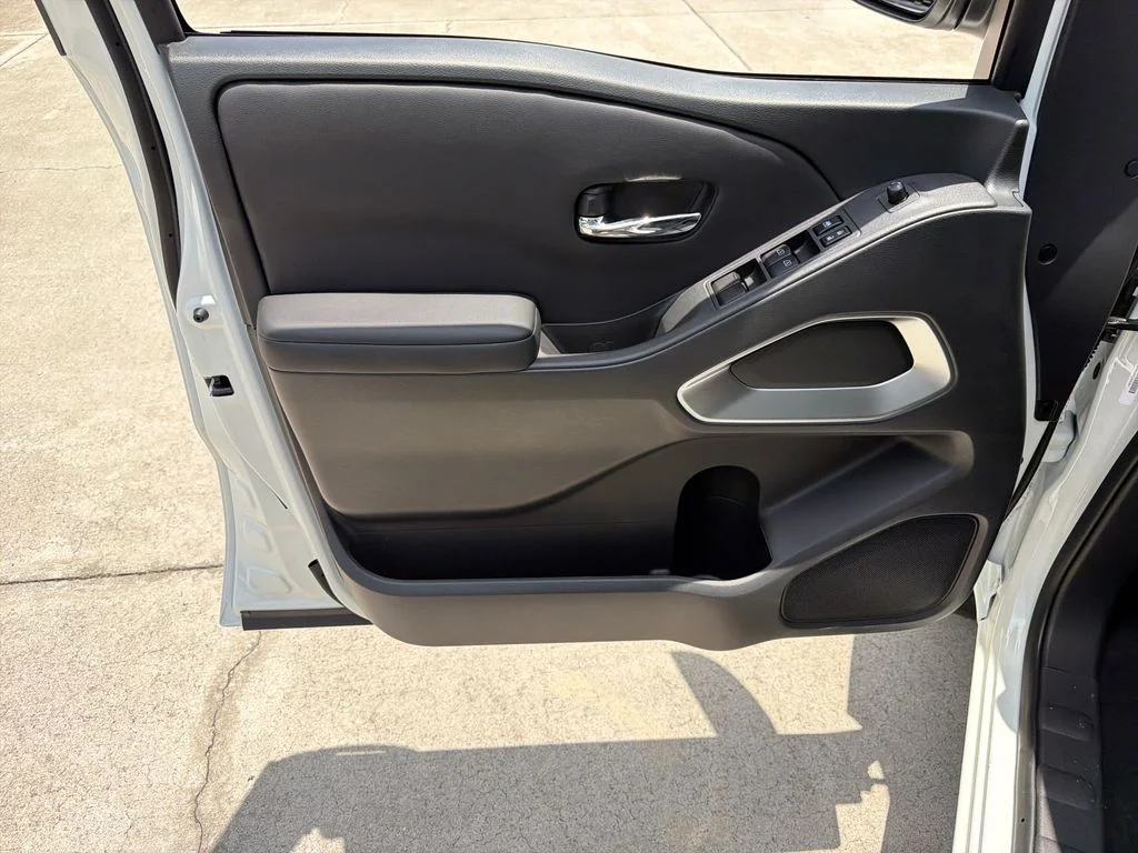 New 2026 Glacier White Nissan Crew Cab SV image 15