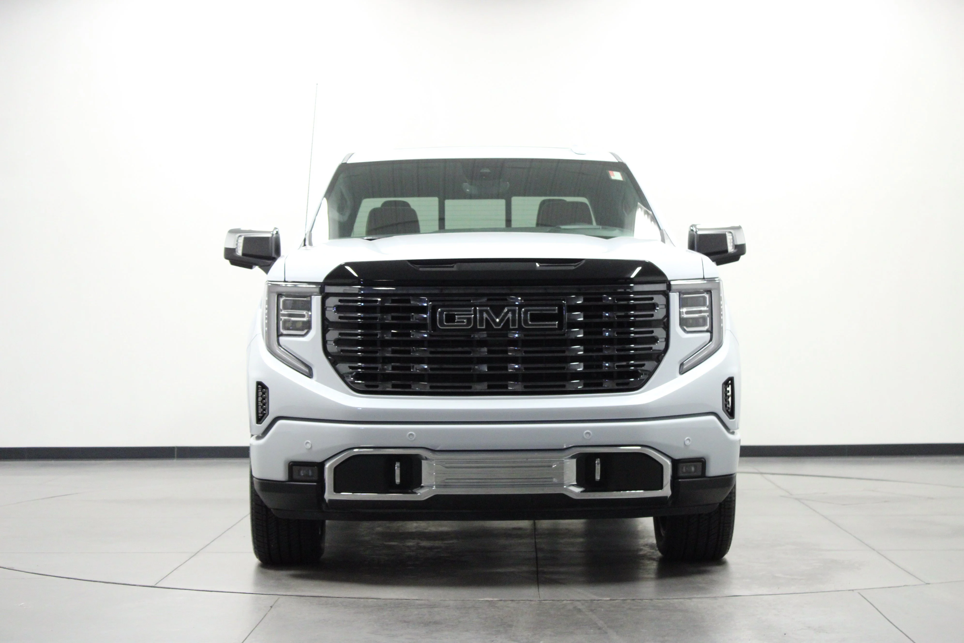 New 2026 Glacier White Tricoat GMC Denali Ultimate image 9