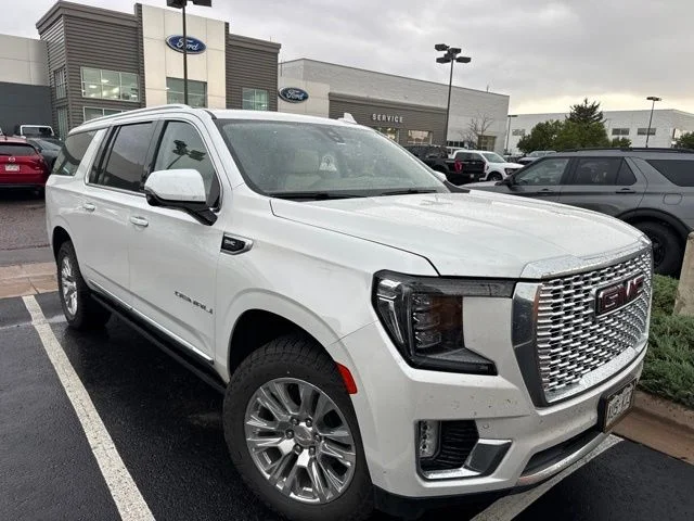 Used 2022 White GMC Denali image 2