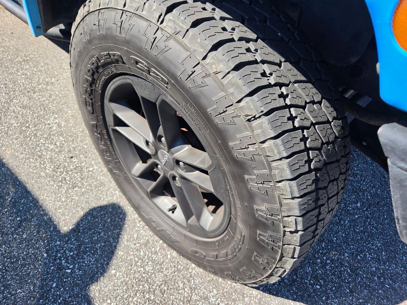 Used 2017 Blur Jeep Winter image 4