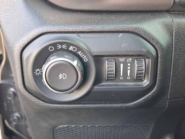 Used 2020 Gray Jeep Unlimited Sport image 27