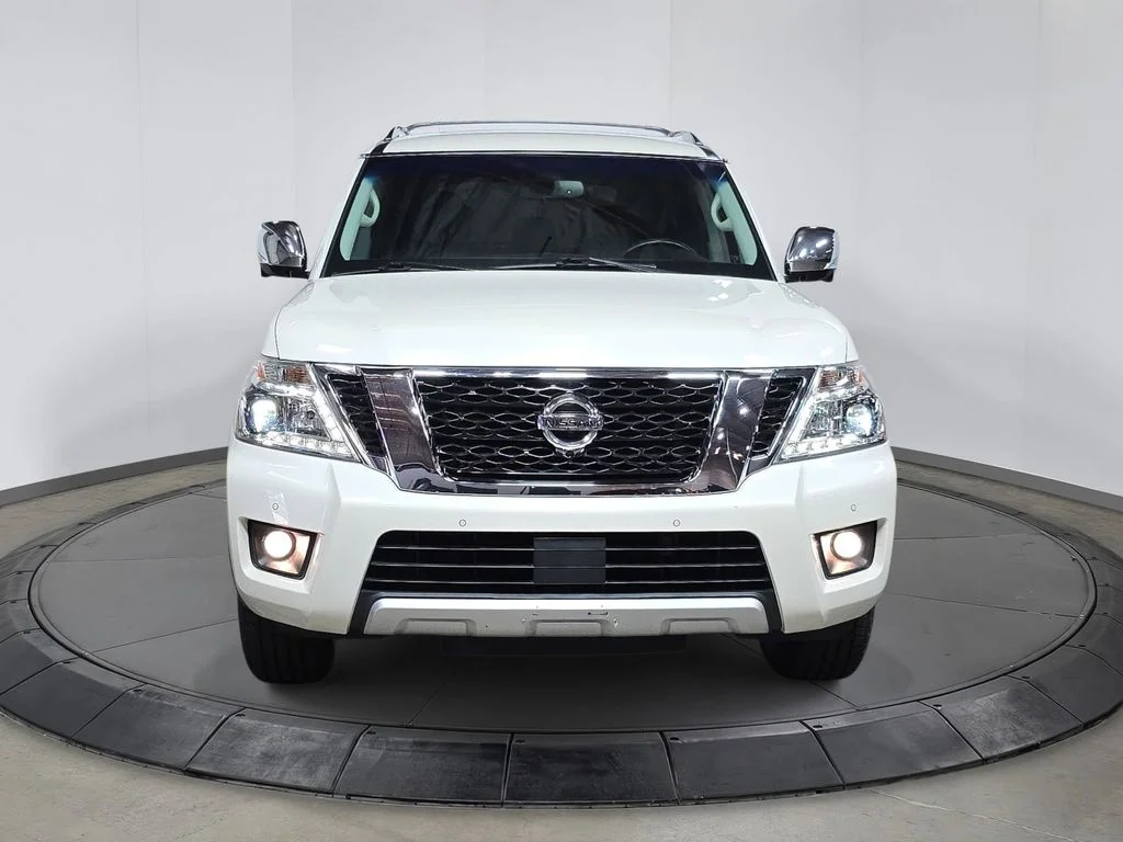 Used 2017 White Nissan SL image 10