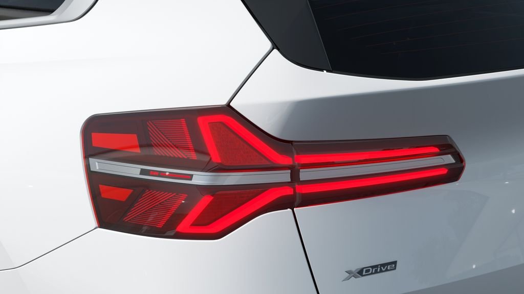 New 2026 Alpine White BMW 30 xDrive image 8
