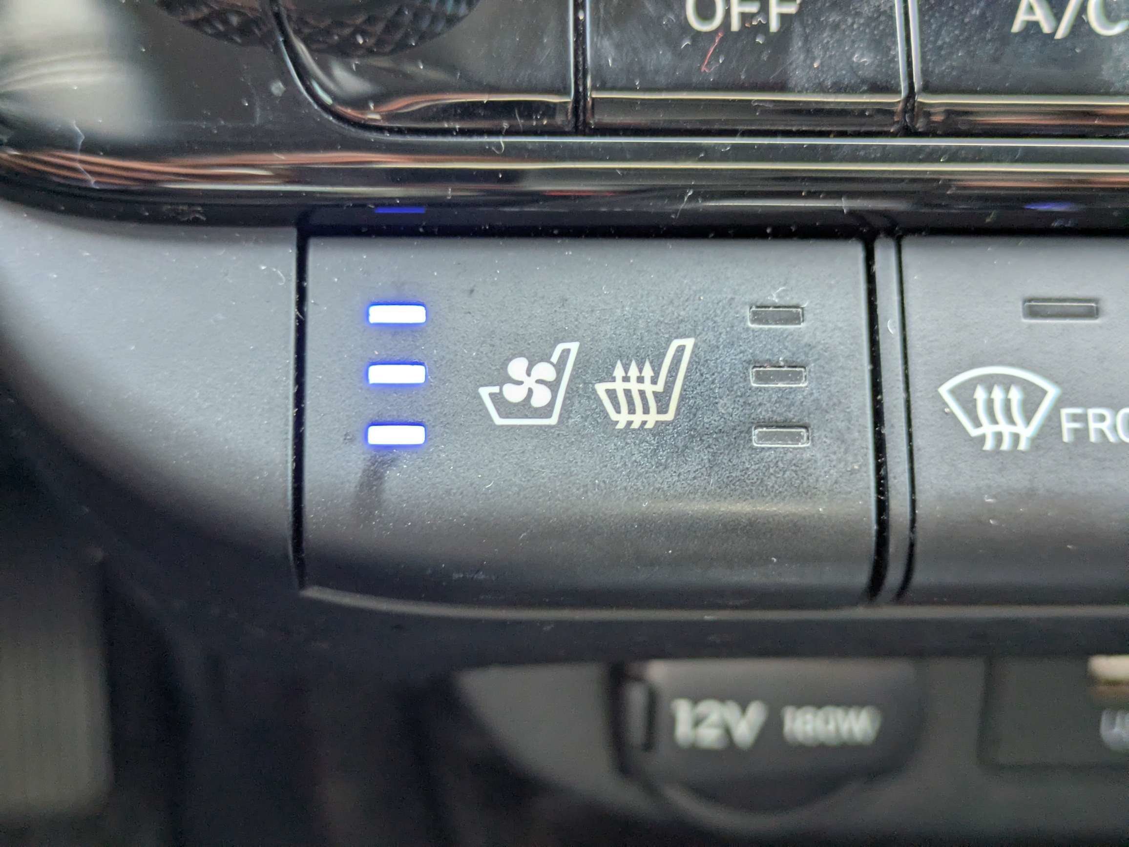 Used 2023 Black Hyundai Limited image 17
