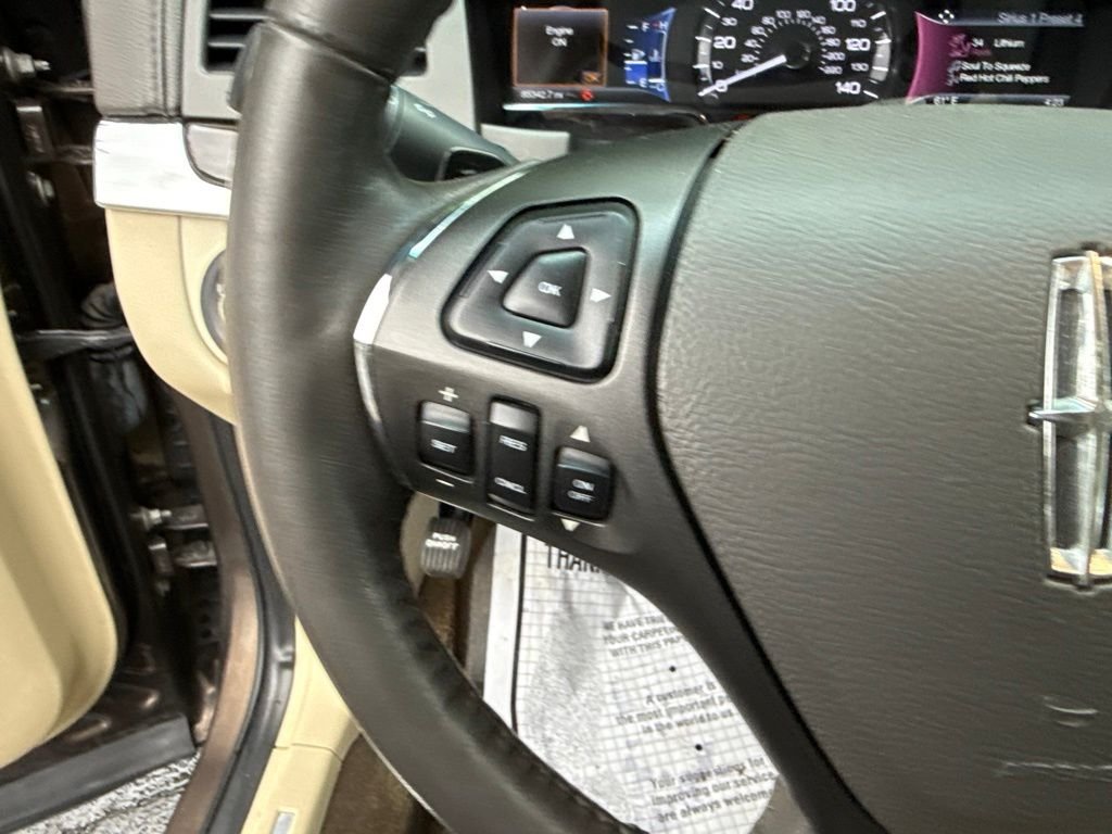 Used 2015 Brown Lincoln Base image 26