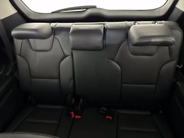 Used 2020 White Kia EX image 29