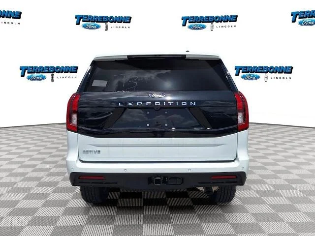 New 2026 Oxford White Ford Active image 33