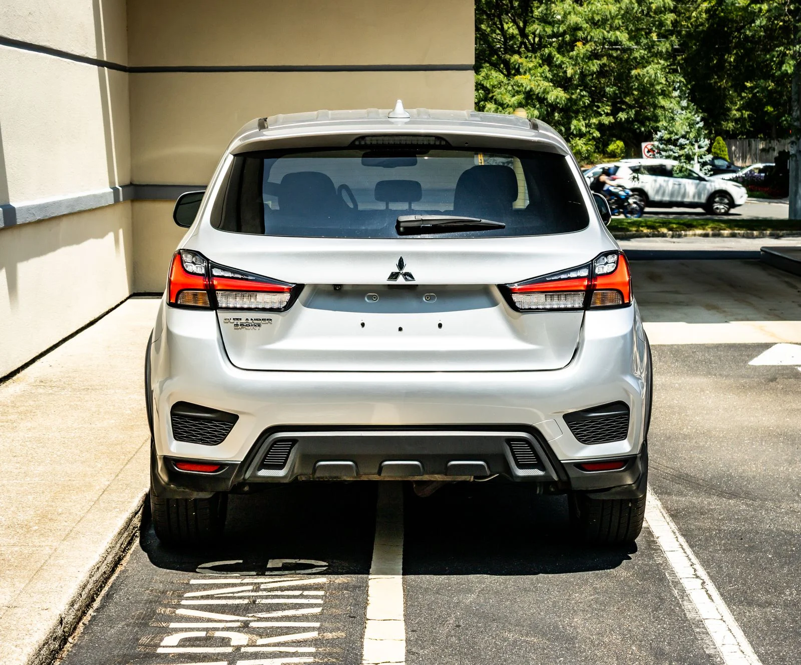 Used 2024 Gray Mitsubishi 2.0 ES image 6