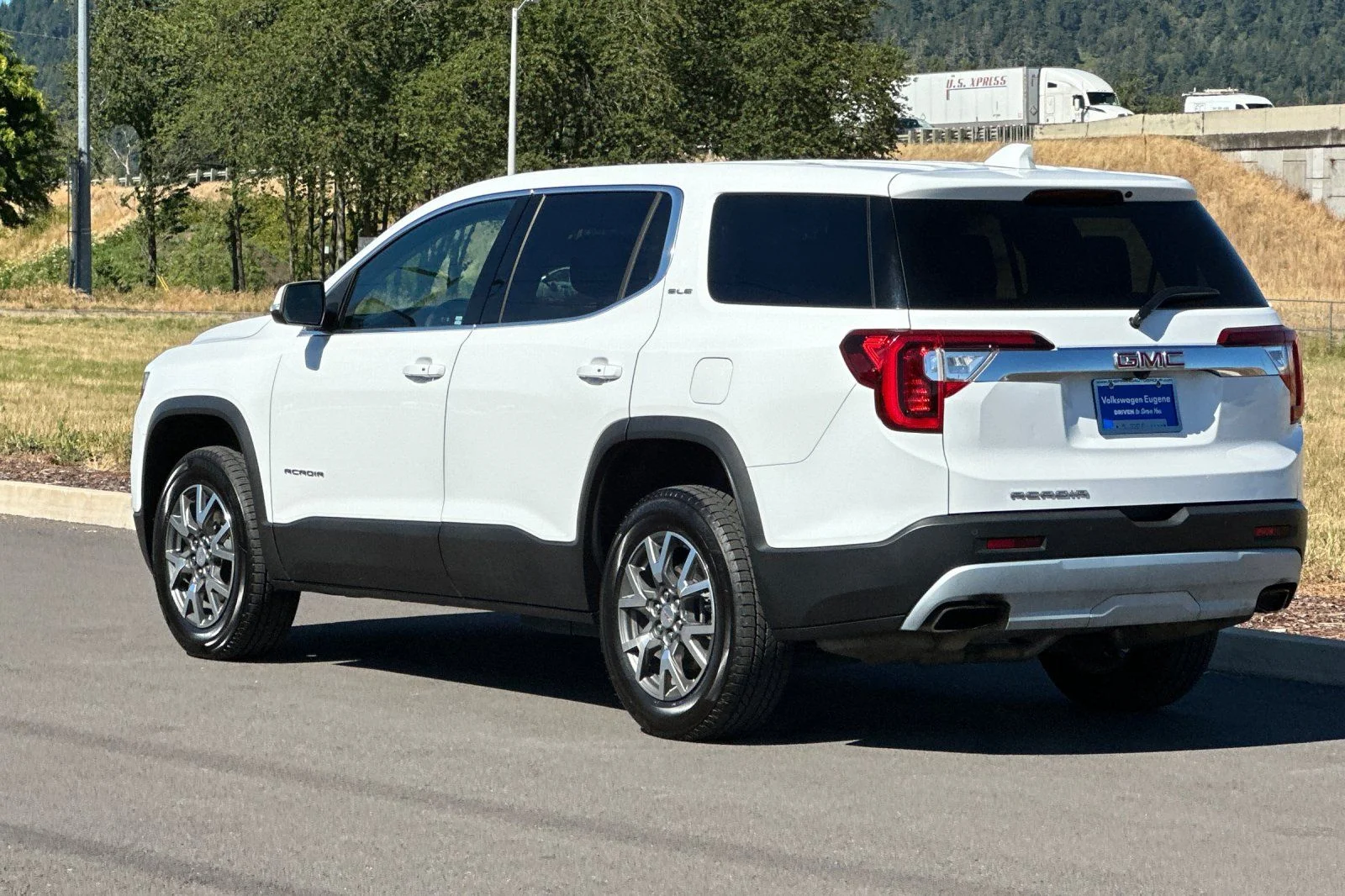 Used 2022 White GMC SLE image 5