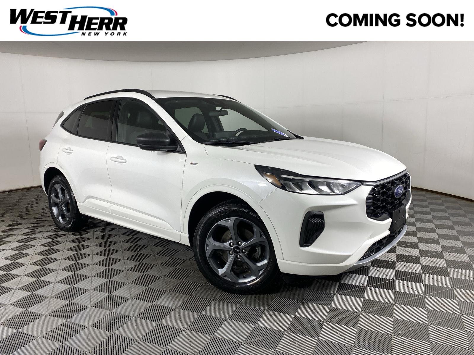Used 2023 Star White Metallic Tri-Coat Ford ST-Line image 1