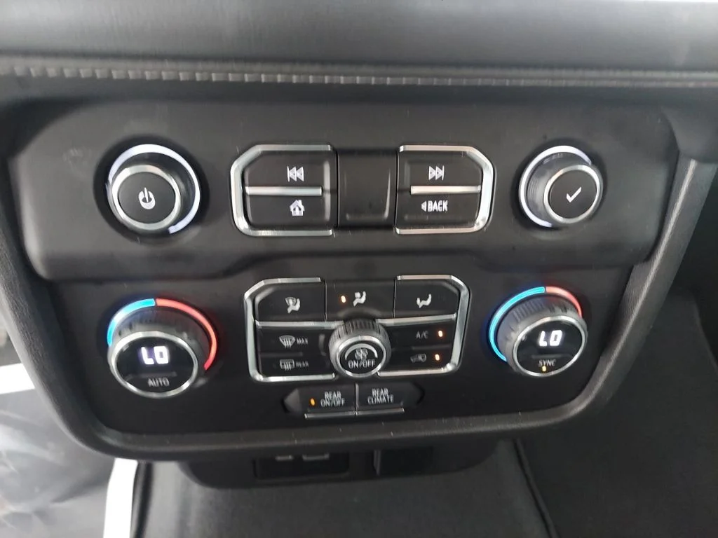 Used 2023 Gray Chevrolet Commercial Flee image 28