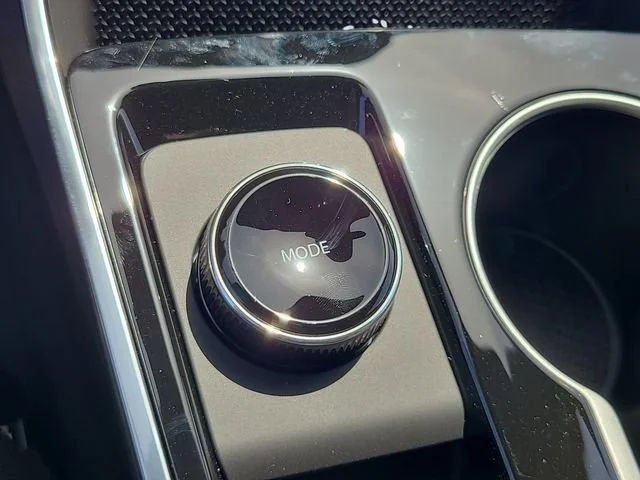New 2027 Summit White Chevrolet LT image 33