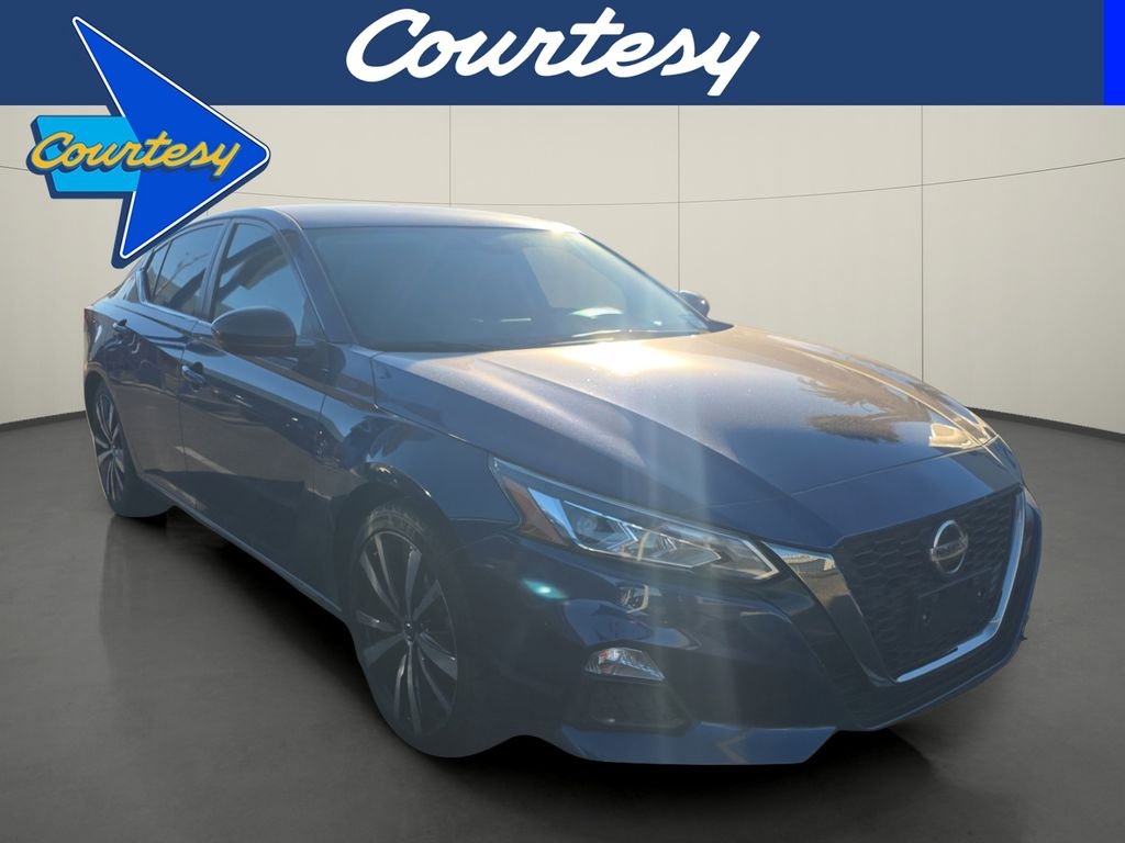 Used 2021 Blue Nissan 2.5 SR image 1