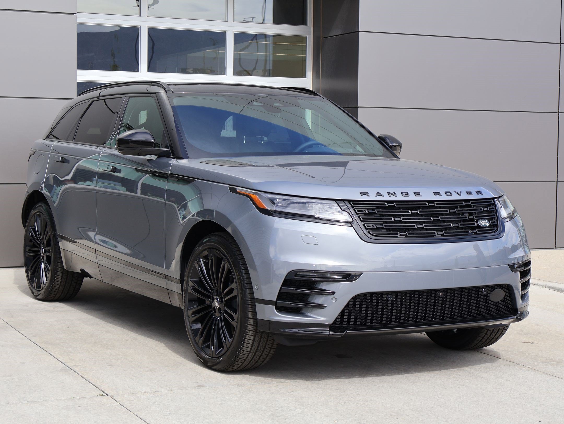 New 2026 Zadar Grey LAND ROVER Belgravia Edition image 3