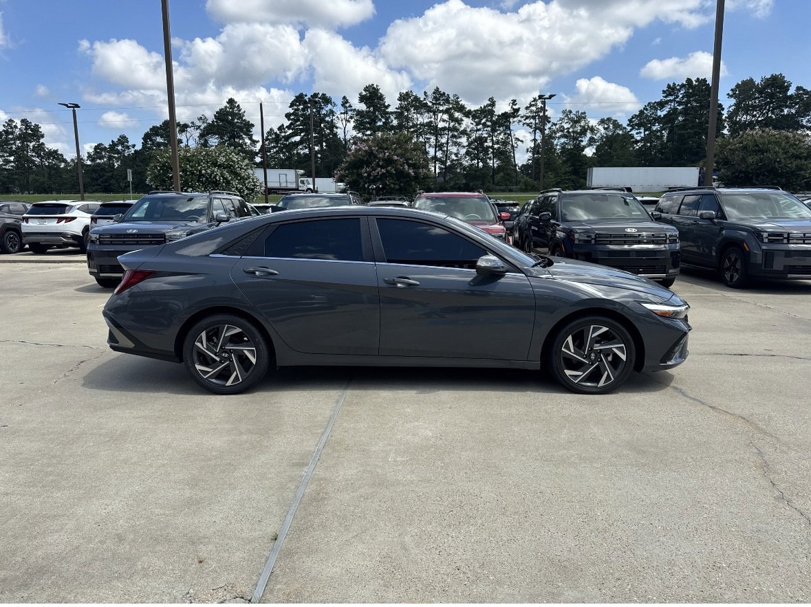 Used 2025 Ecotronic Gray Hyundai SEL Convenience image 4