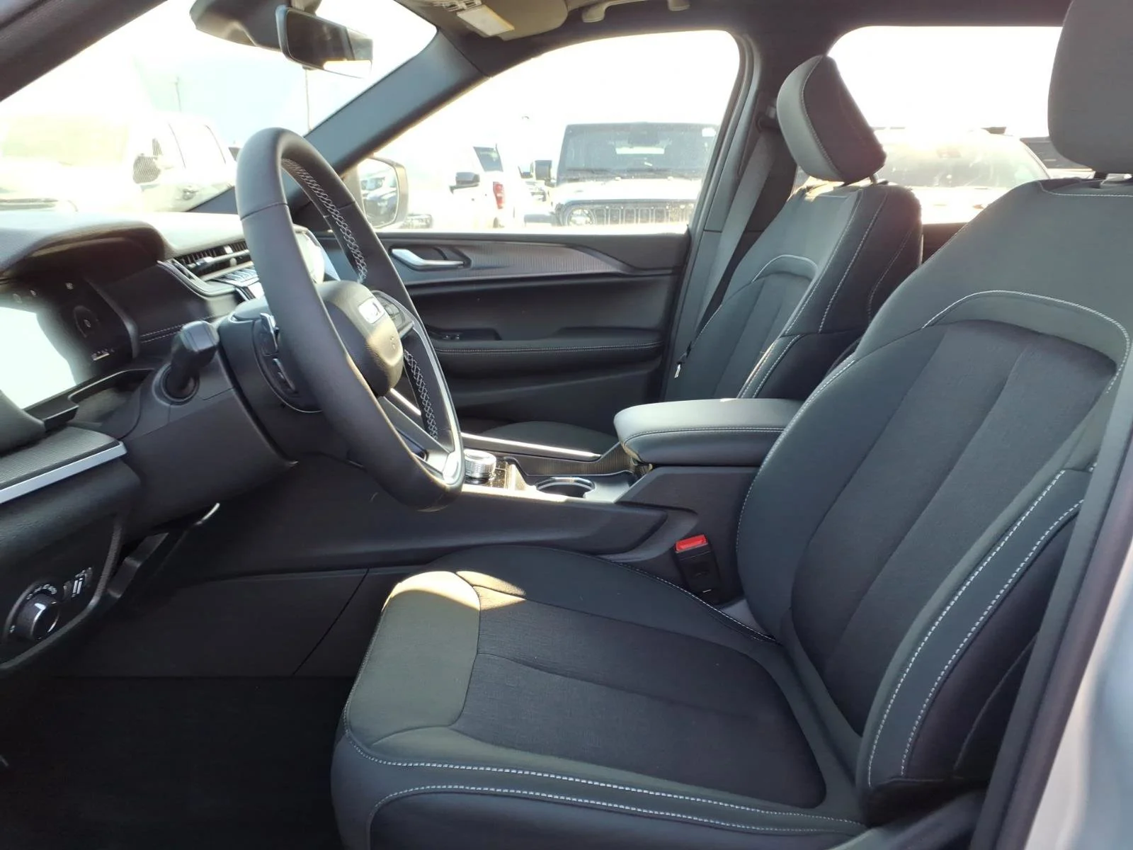 New 2026 Silver Zynith Exterior Paint Jeep Laredo image 15