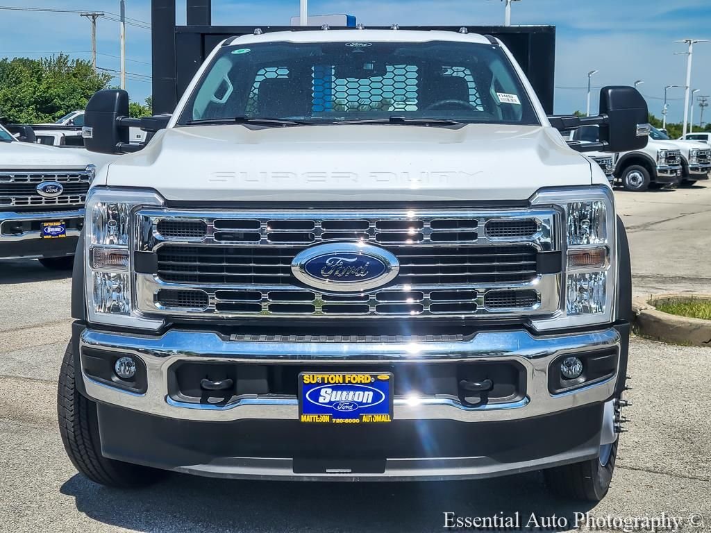 New 2025 Oxford White Ford F-450® XL image 4