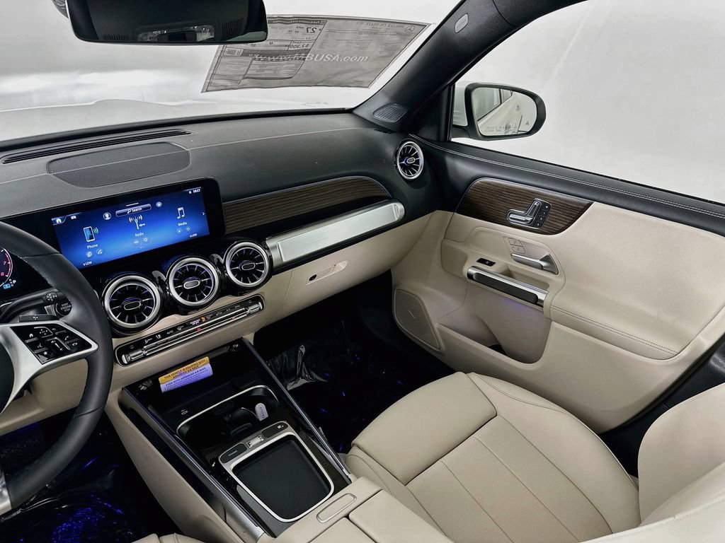 New 2026 Polar White Mercedes-Benz GLB 250 image 53