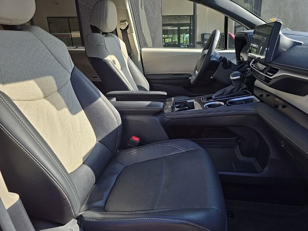 Used 2025 Red Toyota Limited image 35