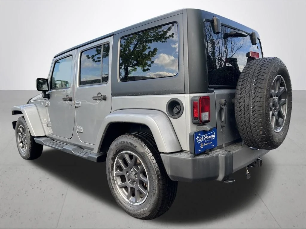 Used 2018 Silver Jeep Unlimited Sahara image 7