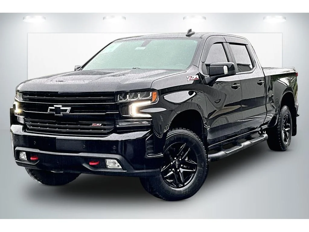Used 2022  Chevrolet LT Trail Boss image 2