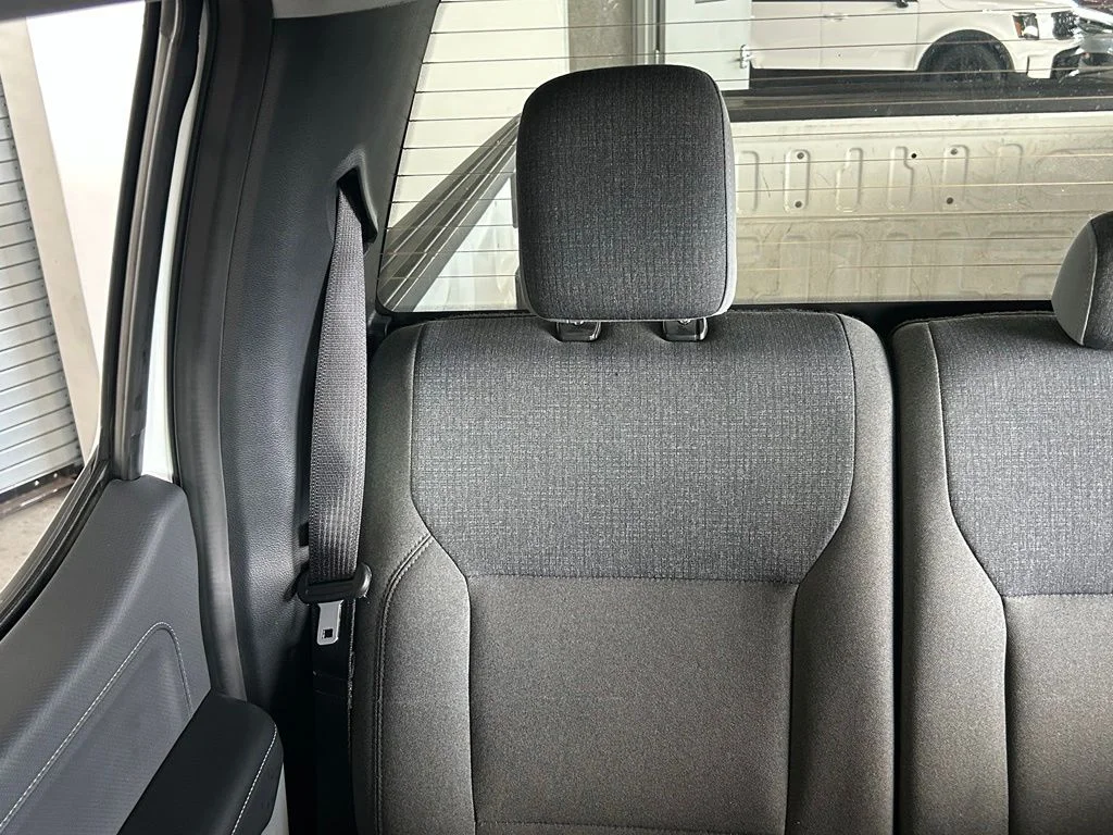 Used 2025 Oxford White Ford XLT image 12