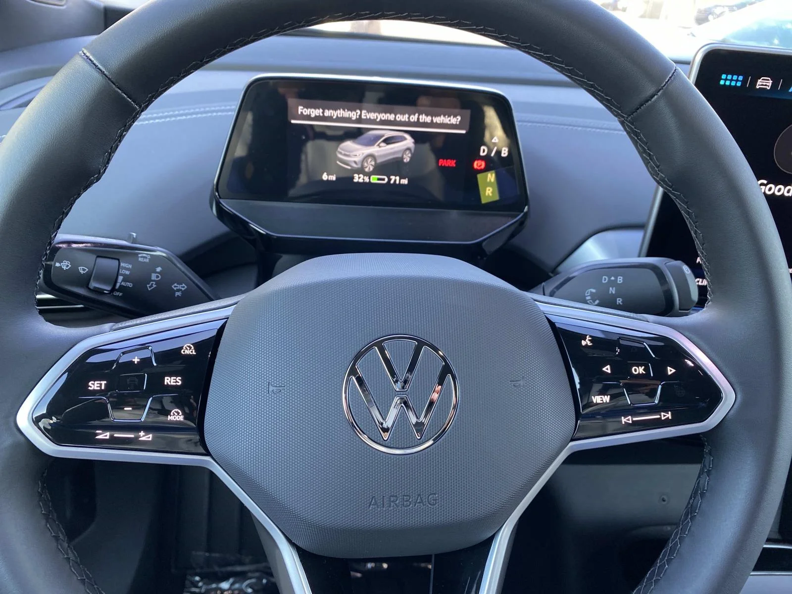 2025 Volkswagen ID.4 PRO - Photo 11