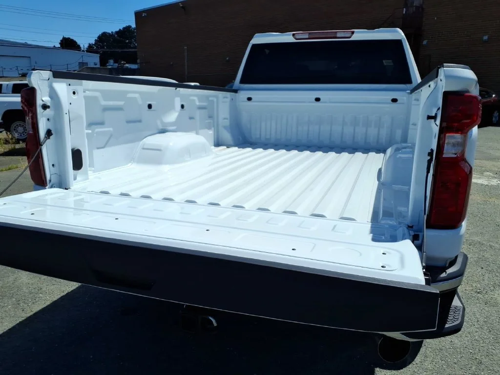 New 2026 Summit White Chevrolet WT image 26