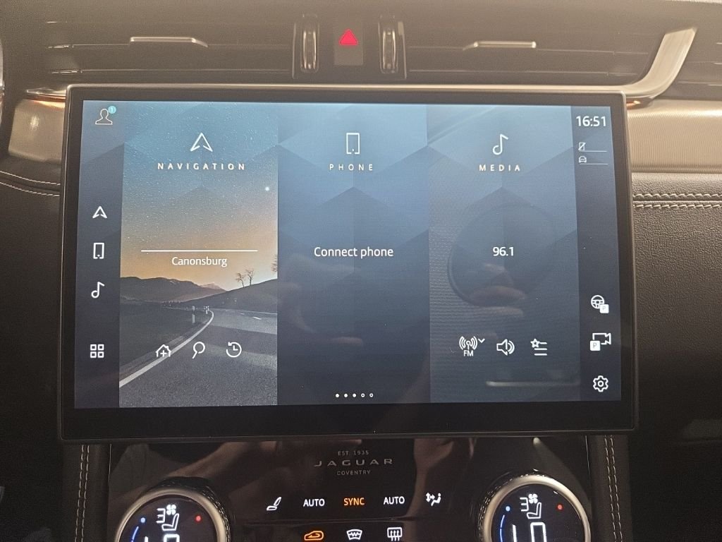 2026 Jaguar F-Pace R-Dynamic S - Photo 19