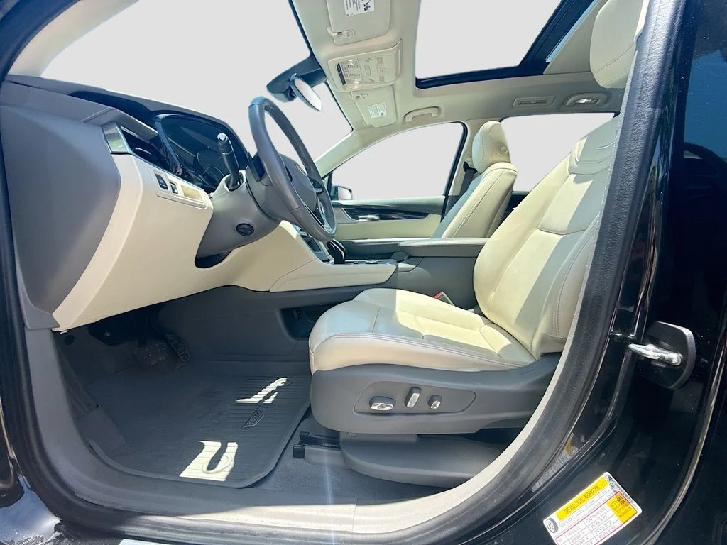 Used 2024 Black Cadillac Premium Luxury image 23