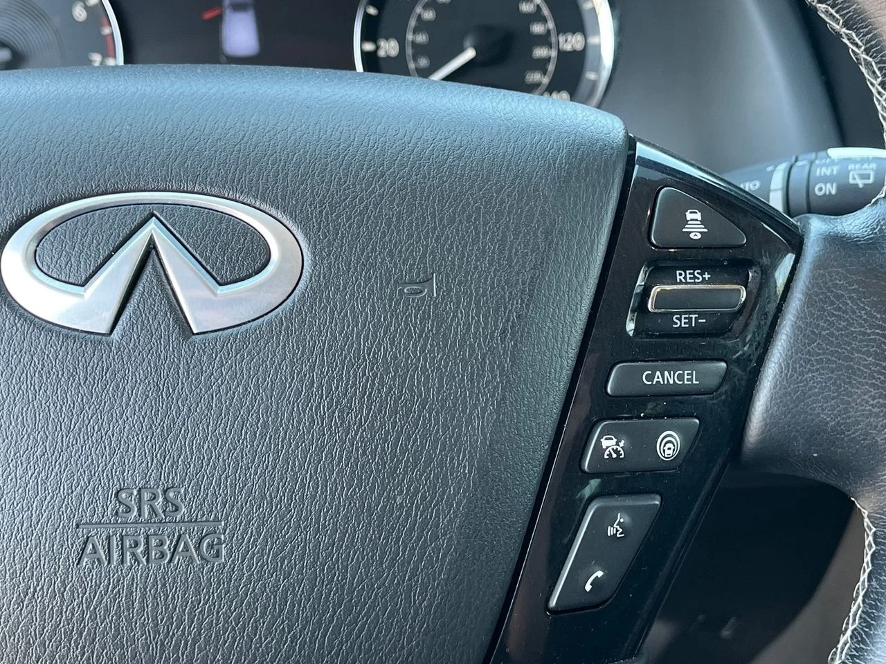 Used 2022 Liquid Platinum INFINITI Luxe image 20