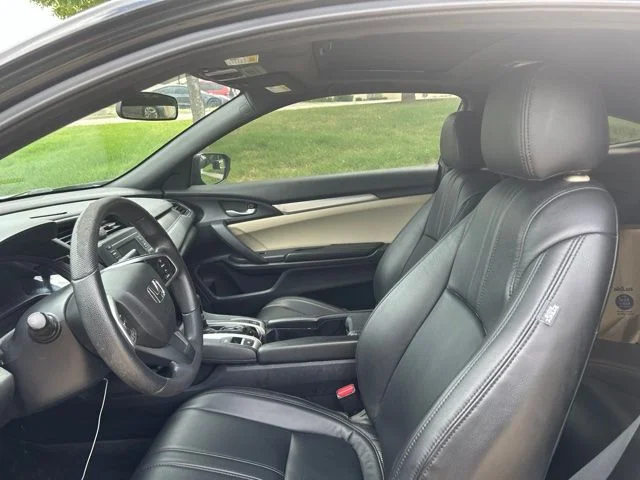 Used 2016 Black Honda LX-P image 8