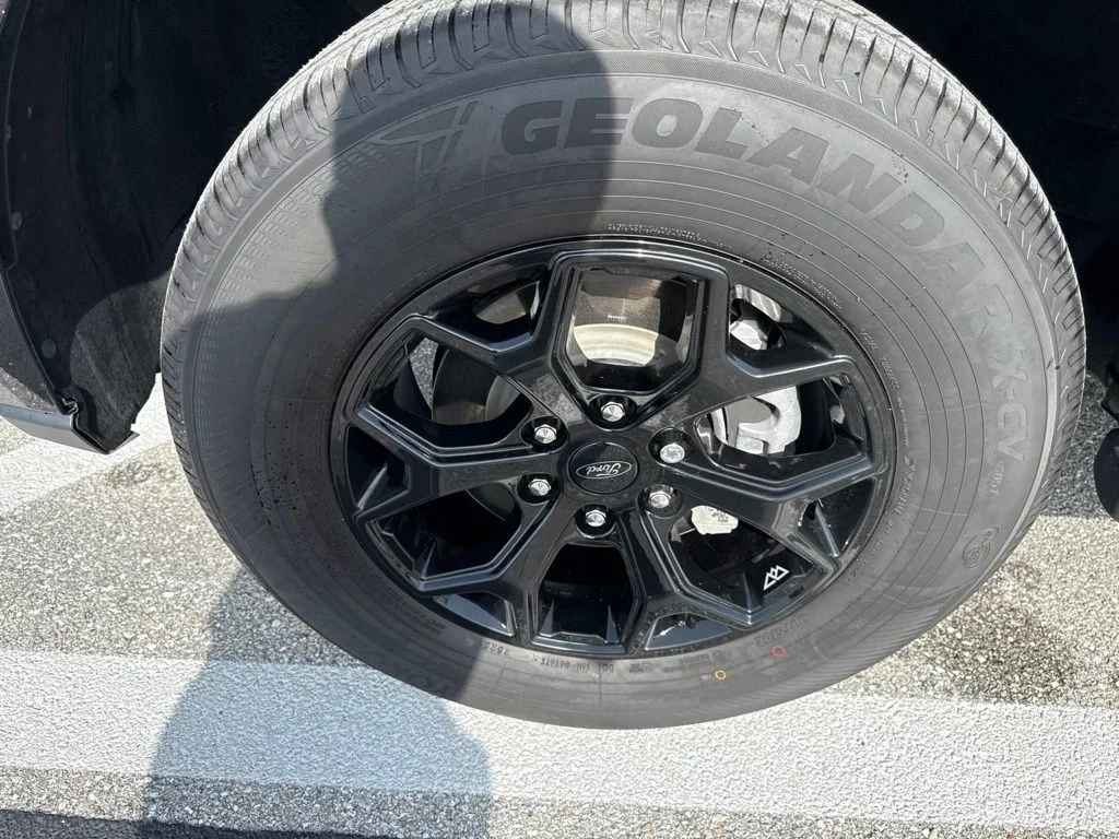 Used 2022 Black Metallic Ford Timberline image 9