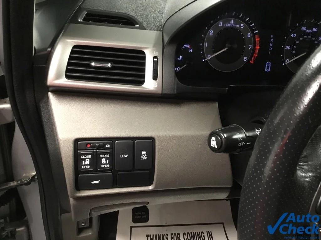 Used 2015 Silver Honda EX-L image 17